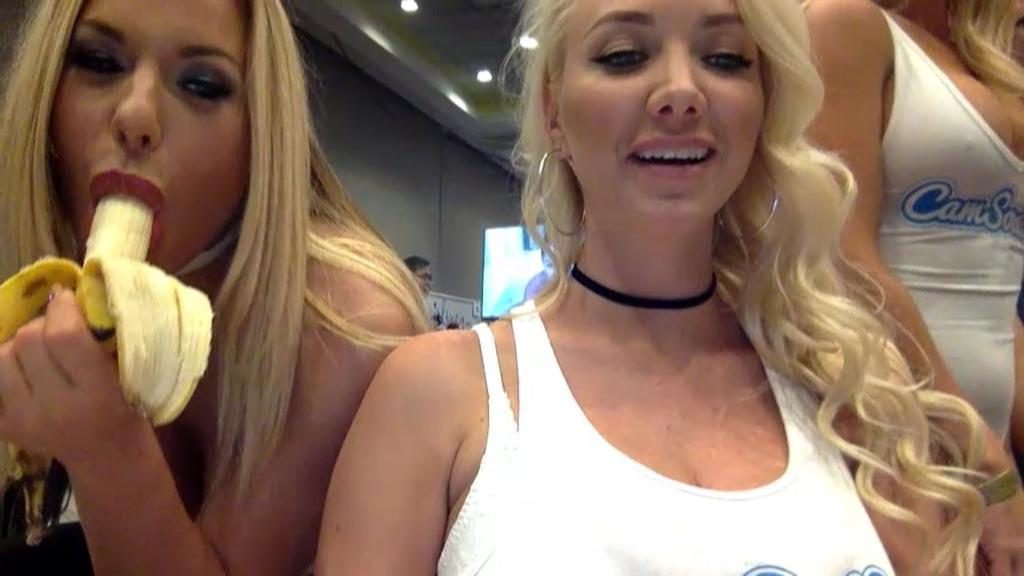 Iam Molly Cavalli on Camsoda webcam